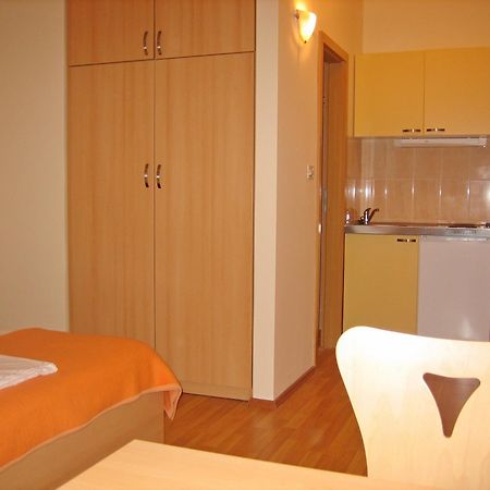 Mladen Hotel Omiš Exterior foto